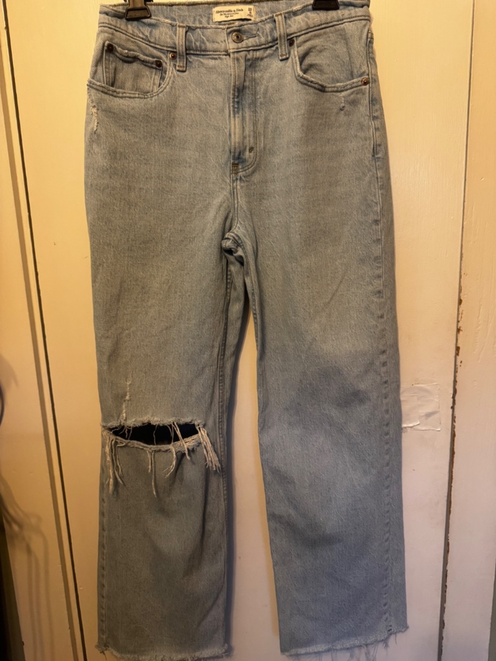 Abercrombie 90s Relaxed Jean High Rise Medium Wash Distressed Sz 29/8R